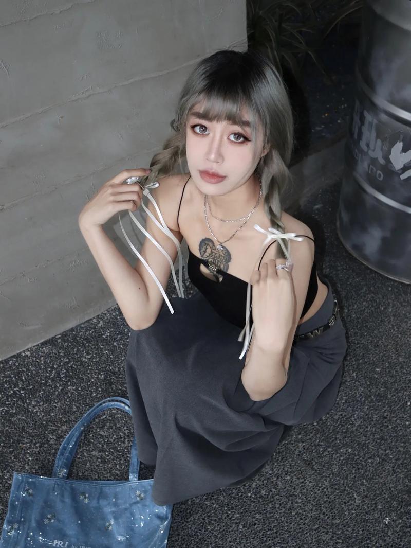 昆明到哀劳山旅游(昆明到哀牢山怎么坐车)