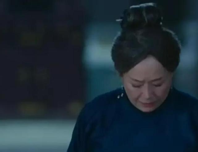 辍学早恋，染发纹身，叛逆的窦靖童，王菲为什