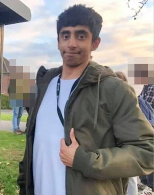 冬天小城出现怪事歌词