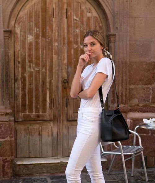 绯闻女孩女星携老公出席活动（千亿媳妇徐子淇